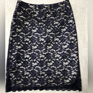 Banana Republic Black Floral Lace Lined Back Buttons Zip Pencil Midi Skirt Sz 6